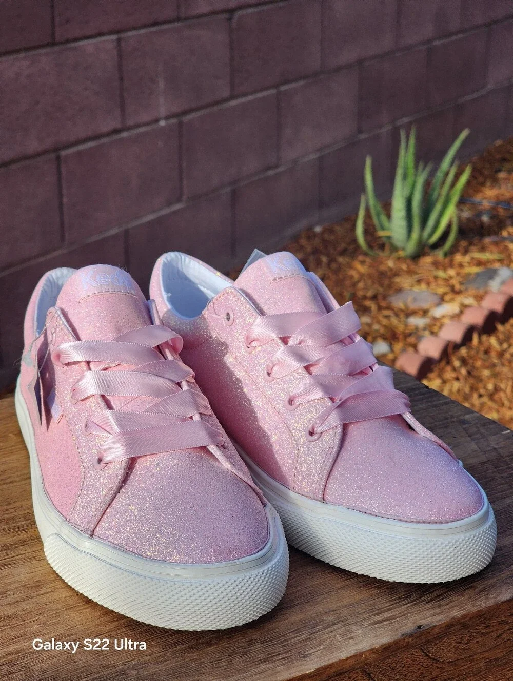 Keds Little Girls Pink Glitter Low Top Sneakers with Satin Ribbon Laces Size 3.5